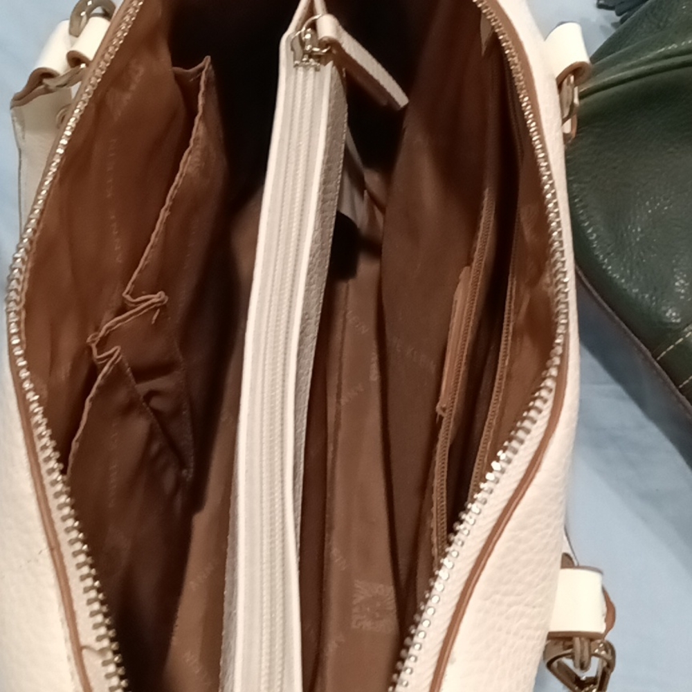 Anne Klein handbag - Picture 2 of 2